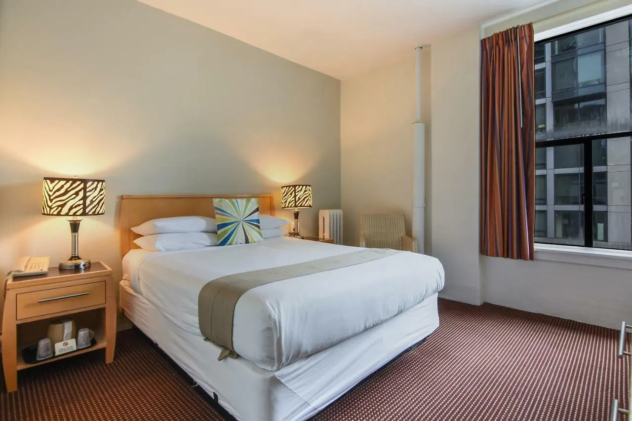 Moore Hotel Seattle 2*,